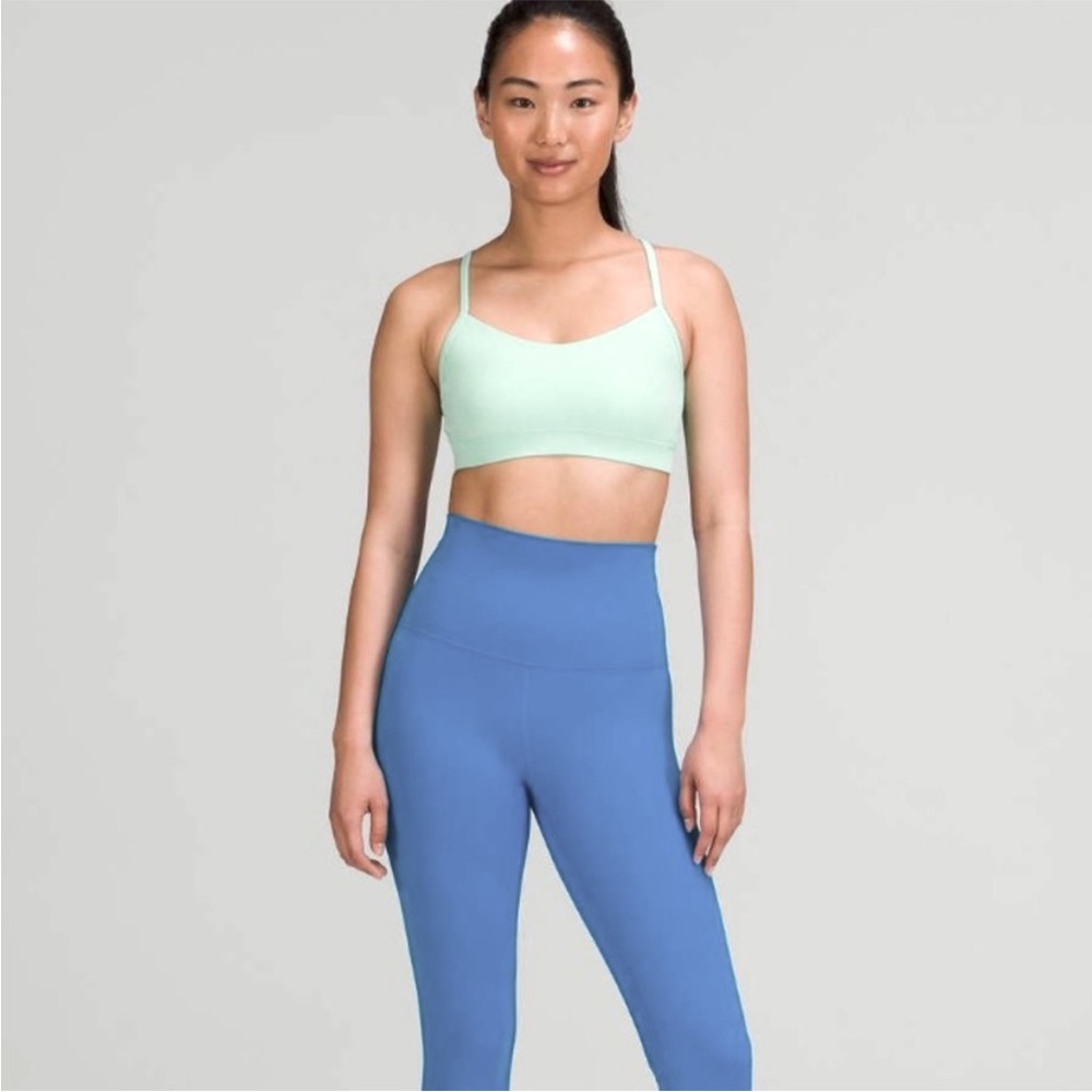 NWT Lululemon Flow Y Bra Nulu Sold out color, size 4 - Picture 1 of 8